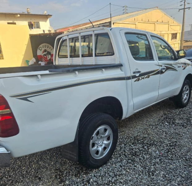 TOYOTA HILUX SUPER LIMPA